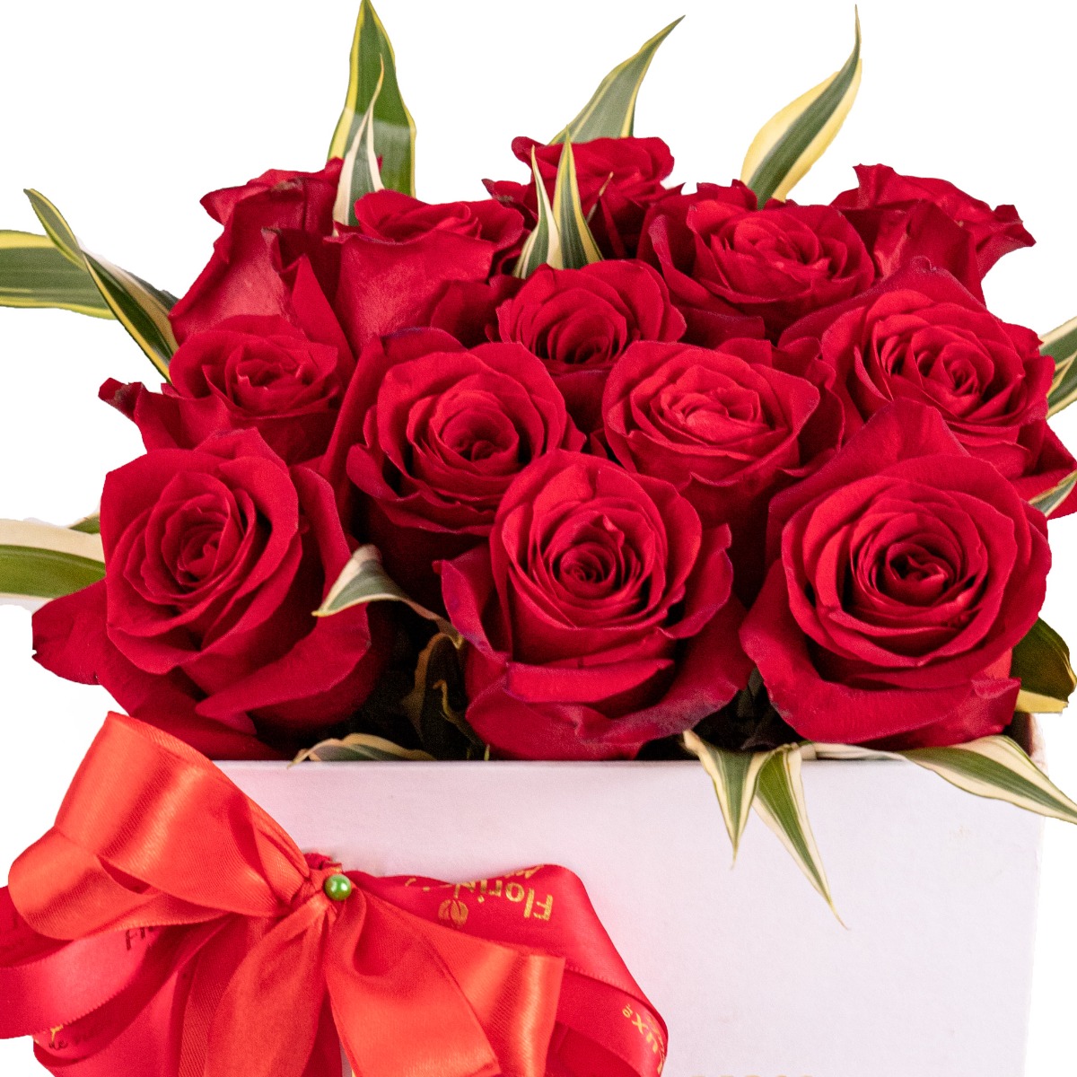 Cutie pretioasa cu trandafiri rosii