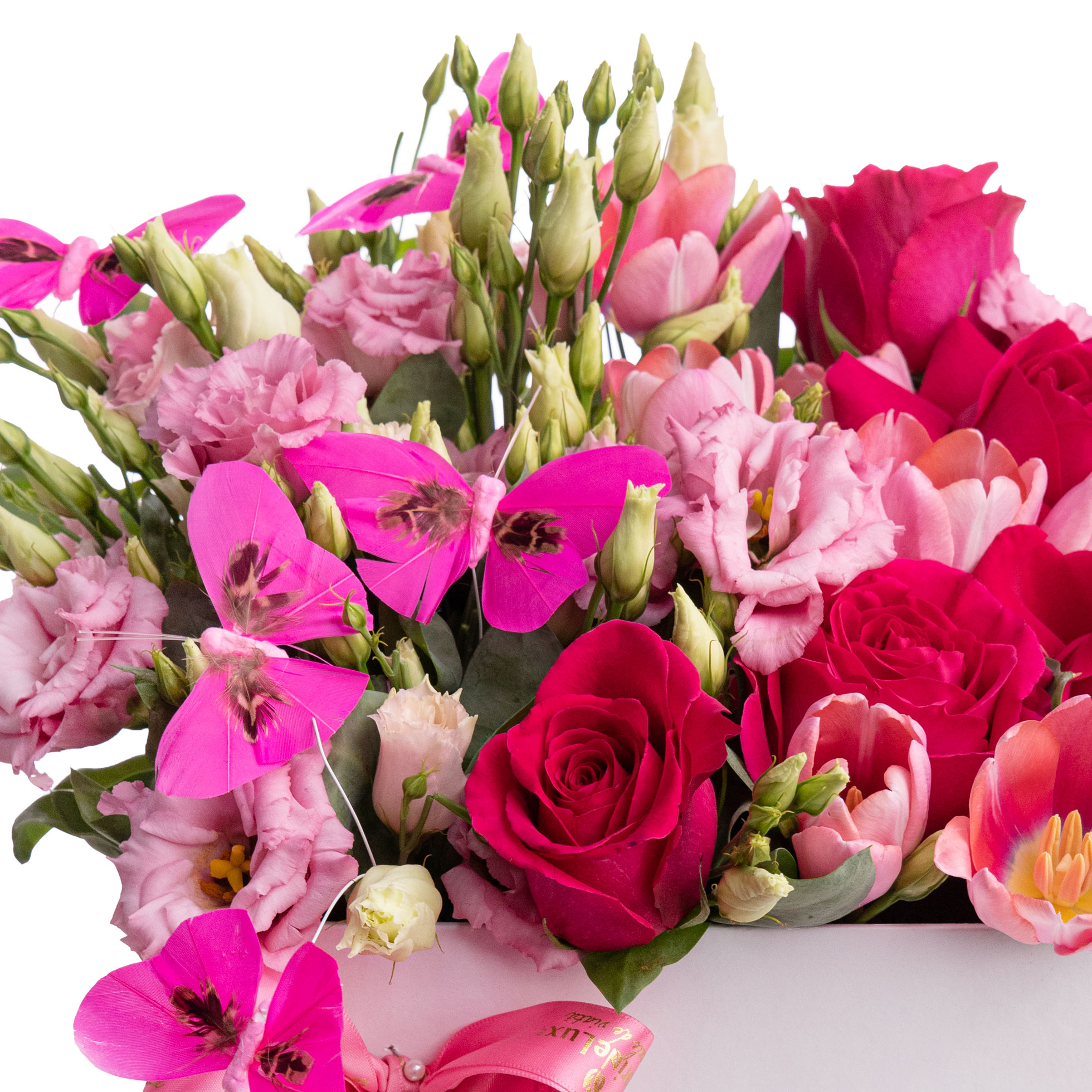 Aranjament floral in cutie cu lalele, trandafiri si fluturi colorati