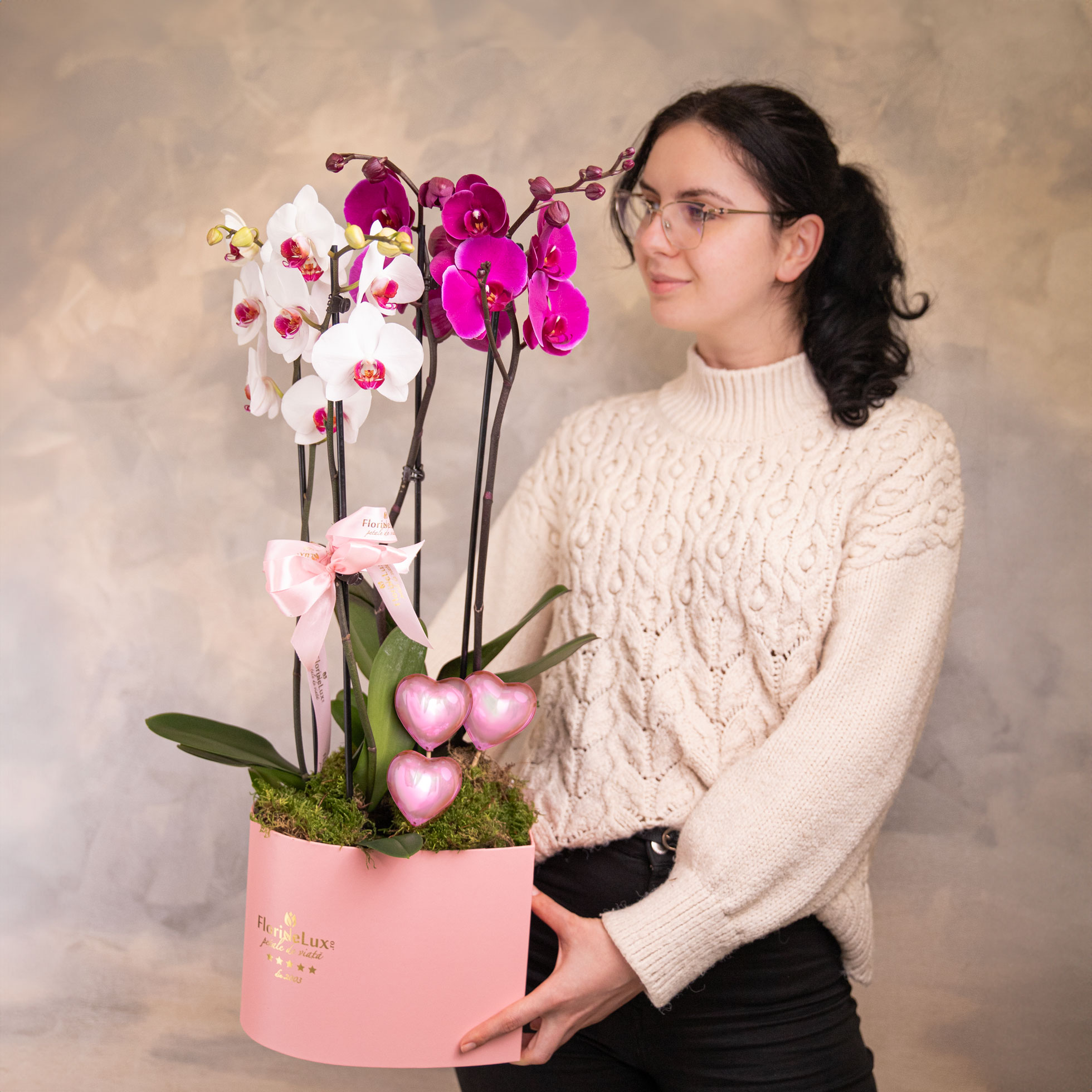 Aranjament romantic cu orhidee Phalaenopsis