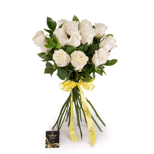 buchet trandafiri albi si verdeata white romance