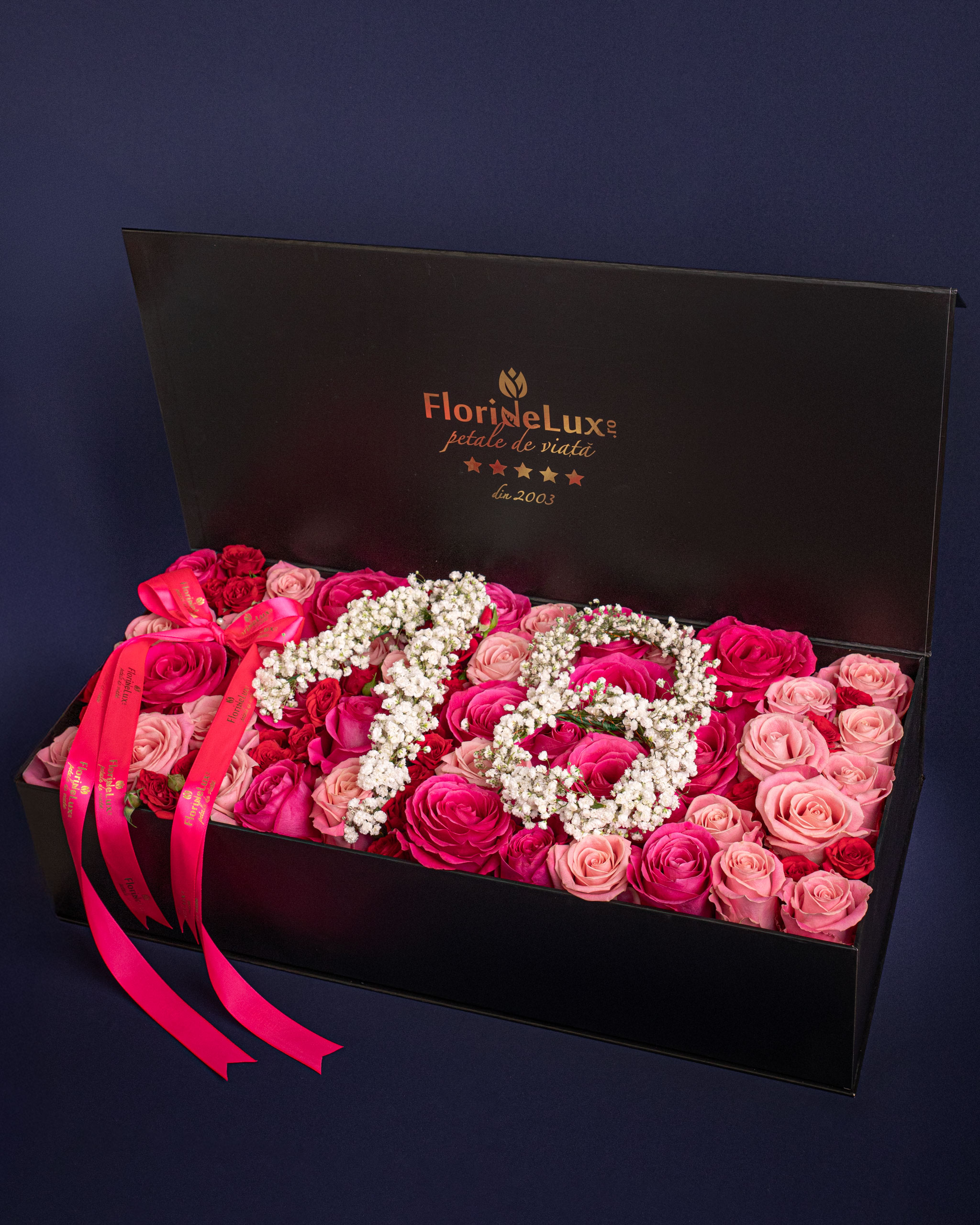 Aranjament floral 18 ani in cutie eleganta