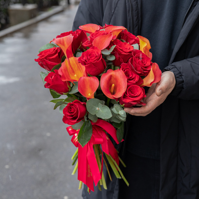 Buchet trandafiri rosii si cale – imaginea 3