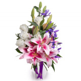 Buchet din crini, trandafiri albi si irisi – Premium