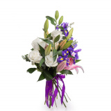 Buchet din crini, trandafiri albi si irisi – Floridelux