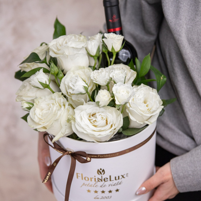 Cadou elegant flori si vin – imaginea 3