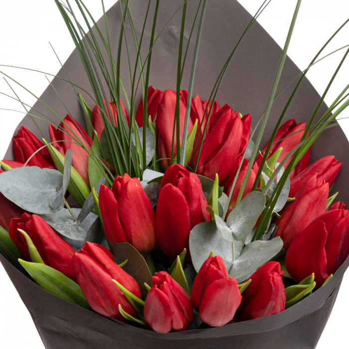 Buchet romantic lalele rosii