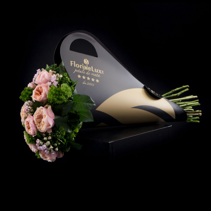 Flori de lux Masterpiece, sampanie si parfum Tresor – imaginea 4