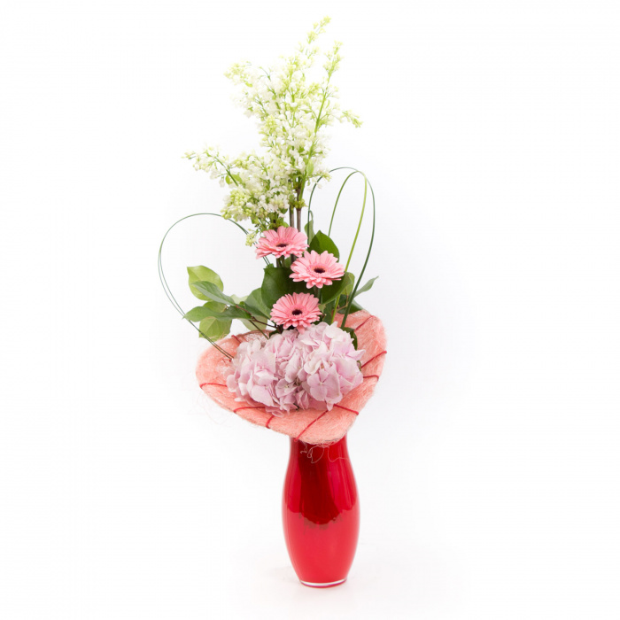 Aranjament floral romantic si elegant