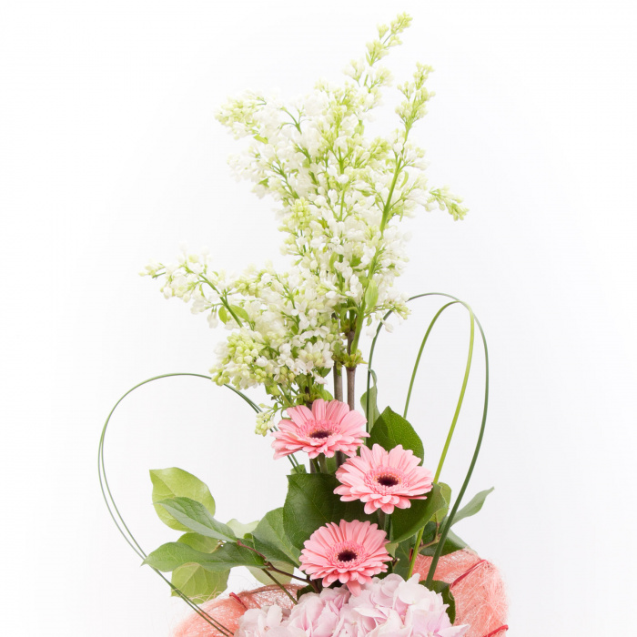 Aranjament floral romantic si elegant