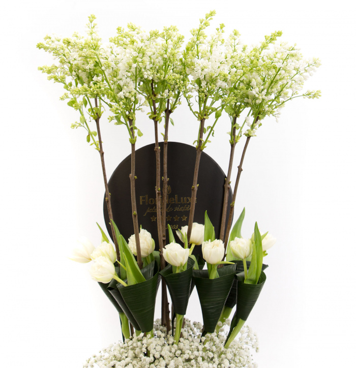Cutie magnifica liliac, lalele si gypsophila – imaginea 2