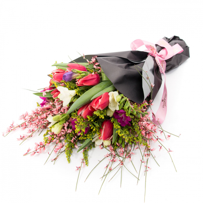 Buchet primavara lalele si frezii – imaginea 3
