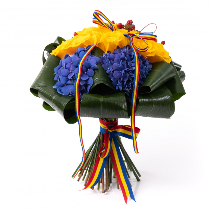 Buchet de flori tricolor – imaginea 1
