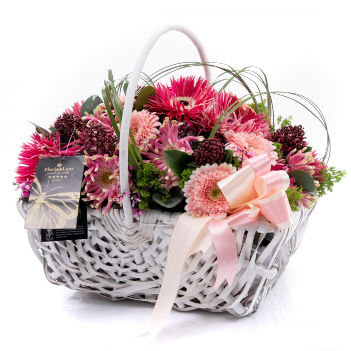 Cos gerbera roz si beargrass – imaginea 1