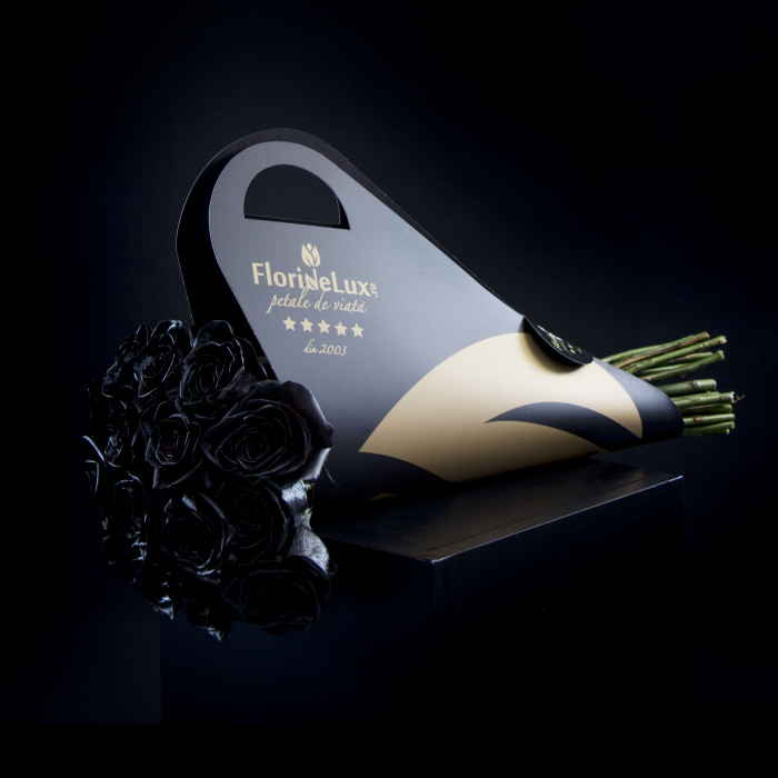 Trandafiri negri de lux Black Beauty