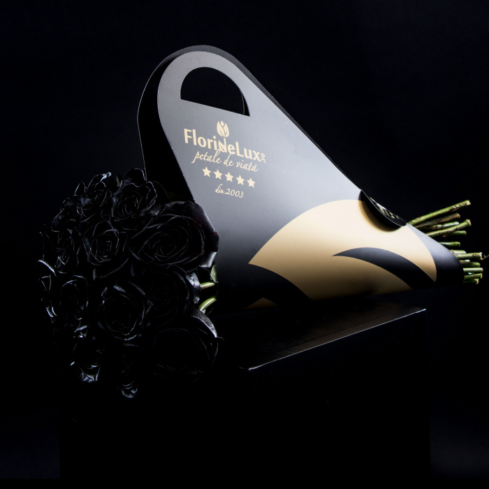 Trandafiri negri de lux Black Beauty