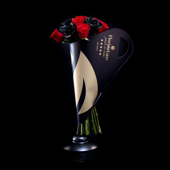 Buchet trandafiri negri si rosii, baloane – imaginea 3