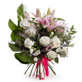 Buchet trandafiri albi si crini speciali – Premium