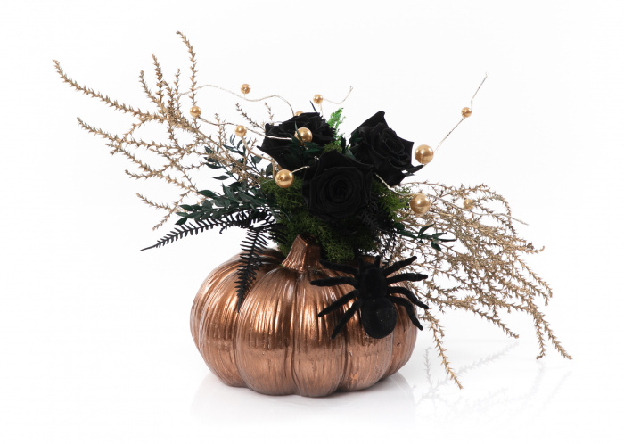 Trandafiri criogenati pe dovlecel decorativ