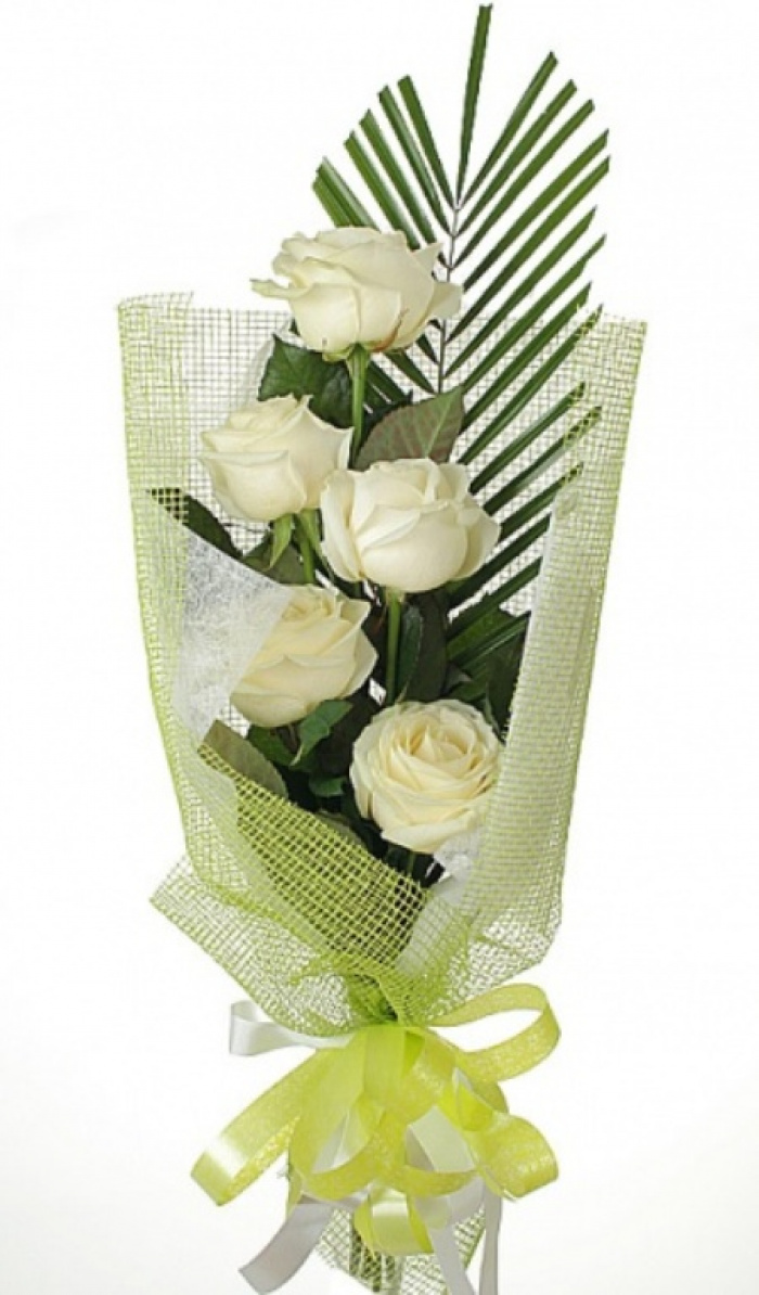 Buchet 5 trandafiri albi – imaginea 1