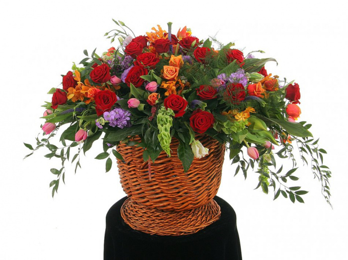 Aranjament floral in cos – imaginea 1