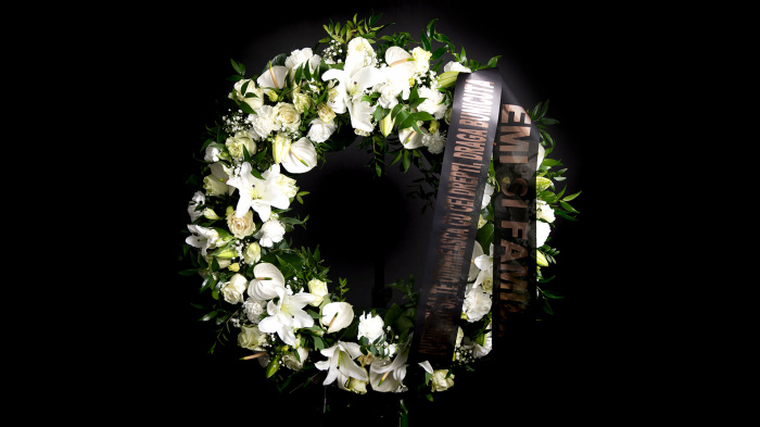 Coroana funerara din crini – imaginea 2