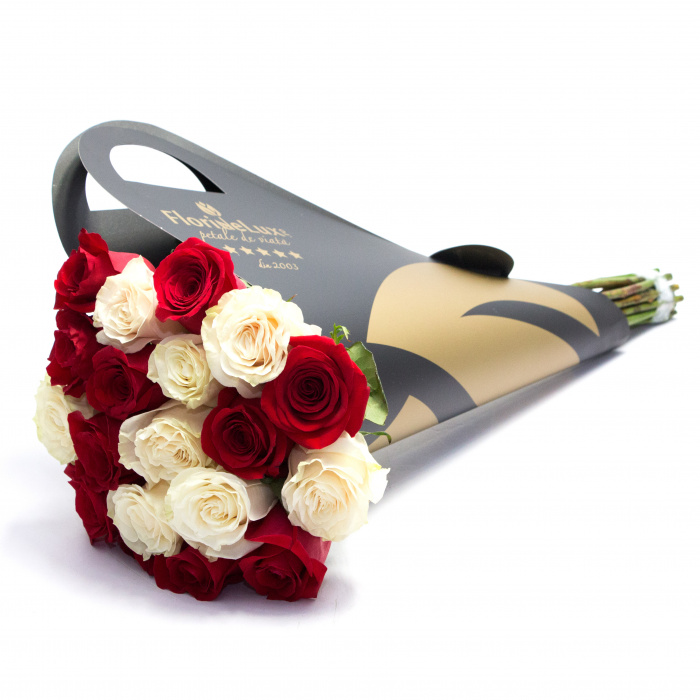 Buchet de lux trandafiri albi si rosii – imaginea 1