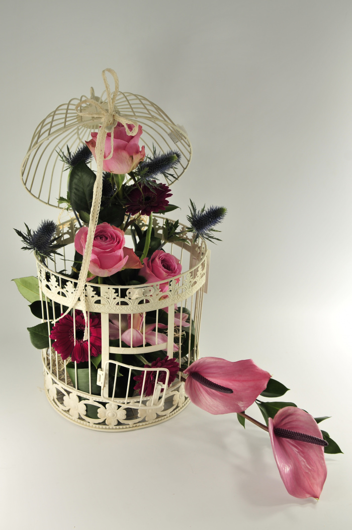 Colivia cu flori romantice – imaginea 1