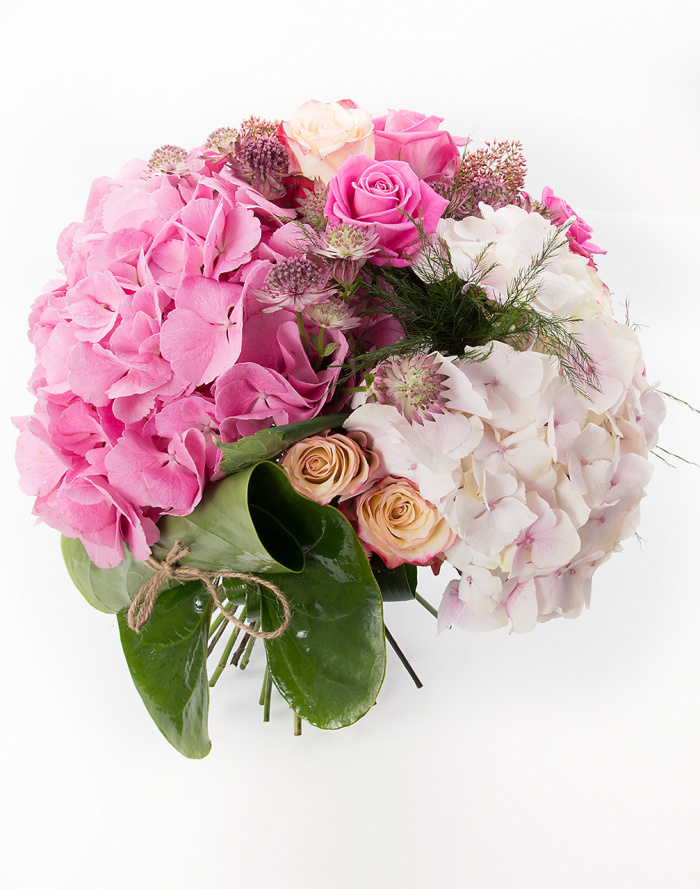 Buchet hortensii si trandafiri vintage – imaginea 1