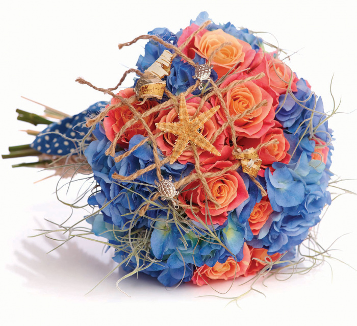 Buchet de mireasa hortensii si trandafiri – imaginea 1