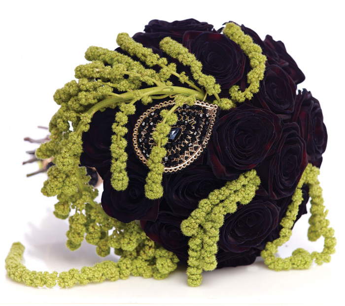 Buchet de mireasa trandafiri negri – imaginea 1