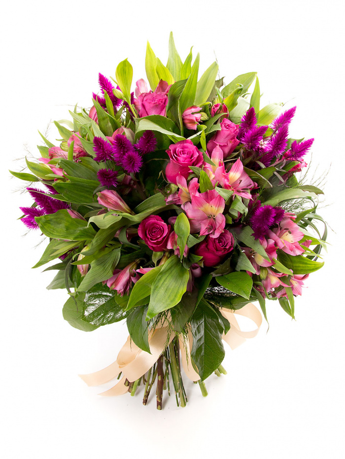 Buchet din alstroemeria roz si celosia