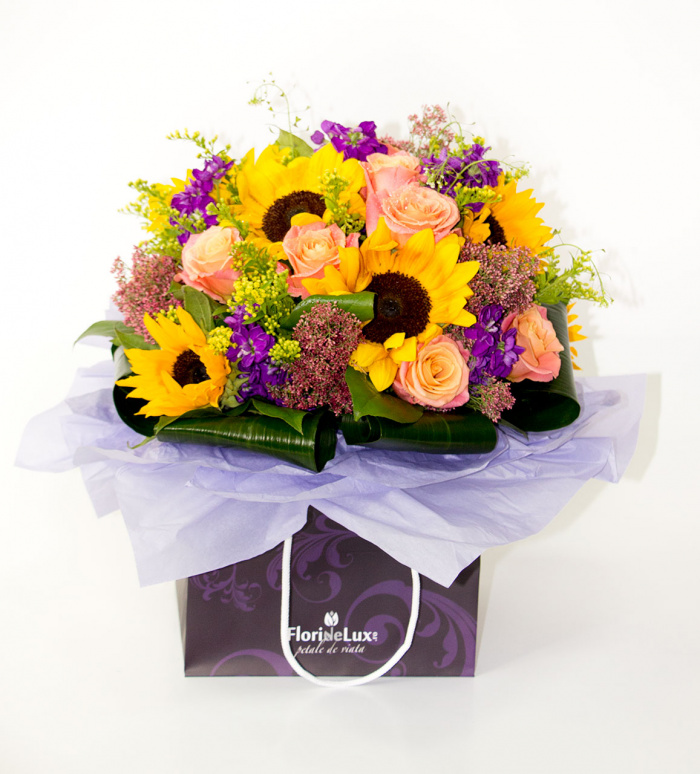 Buchet imens cu floarea-soarelui si mathiola – imaginea 1