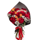 Buchet trandafiri rosii si minirosa – Premium