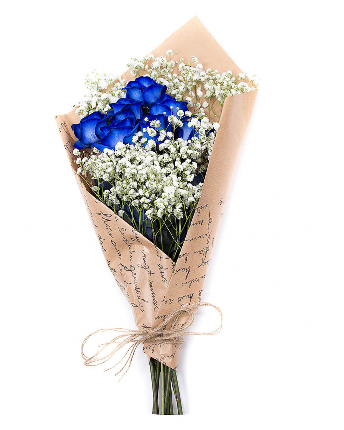 Buchet trandafiri albastri si gypsophila