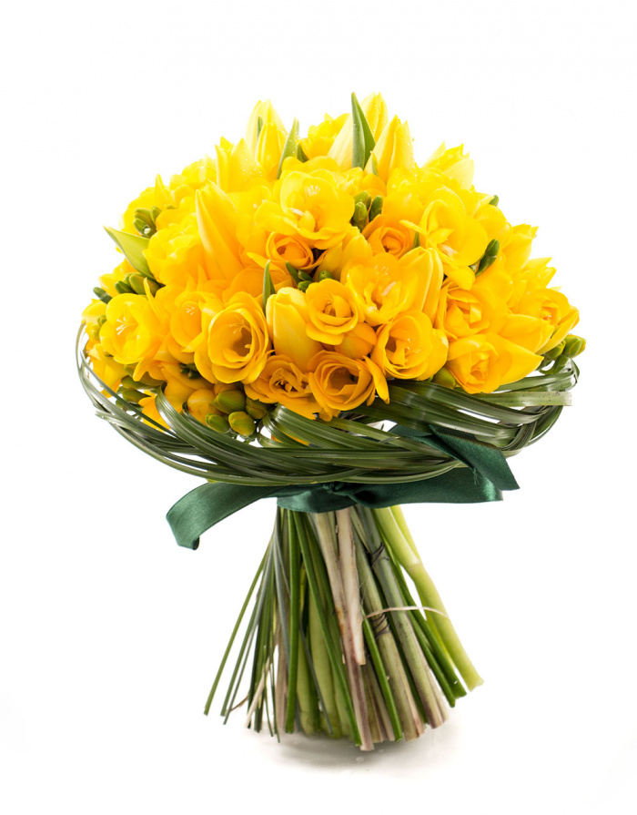 Buchet de mireasa frezii si lalele