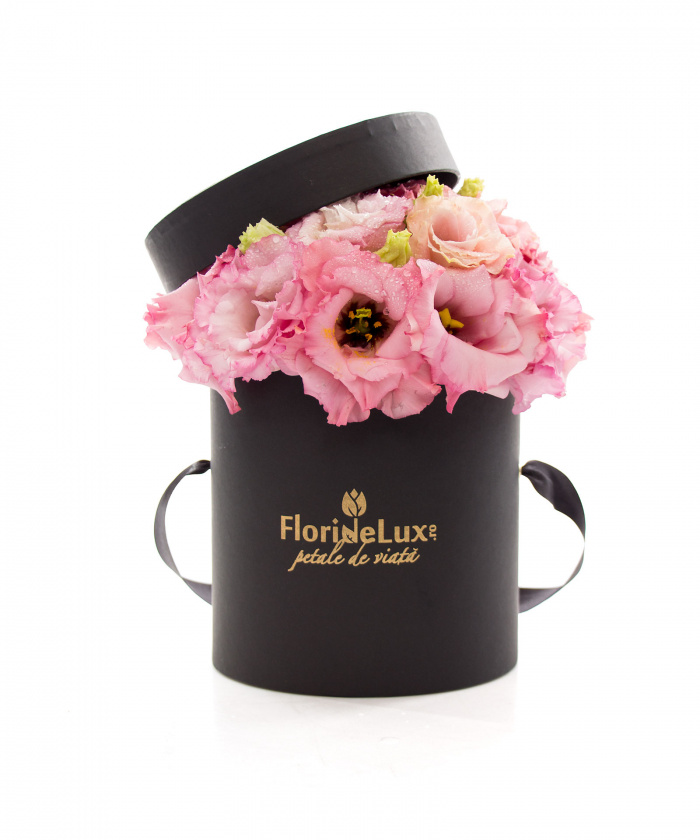 Cutie rafinata cu lisianthus si sampanie Bollinger – imaginea 4