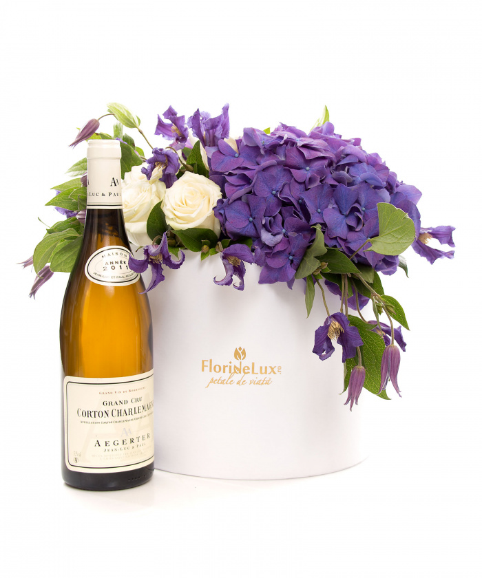 Cutie de lux cu hortensii si Corton Charlemagne – imaginea 1