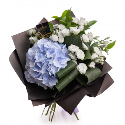 Hortensii, trandafiri si lisianthus
