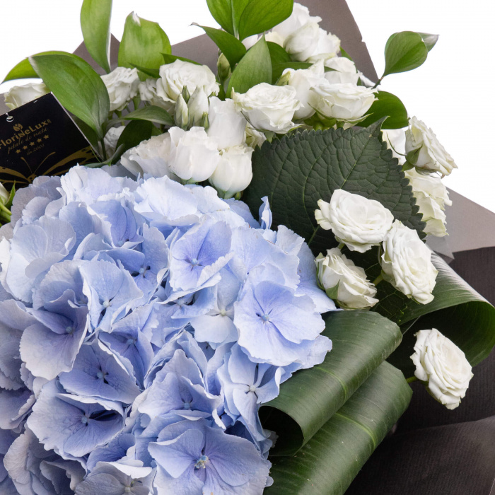 Hortensii, trandafiri si lisianthus – imaginea 2