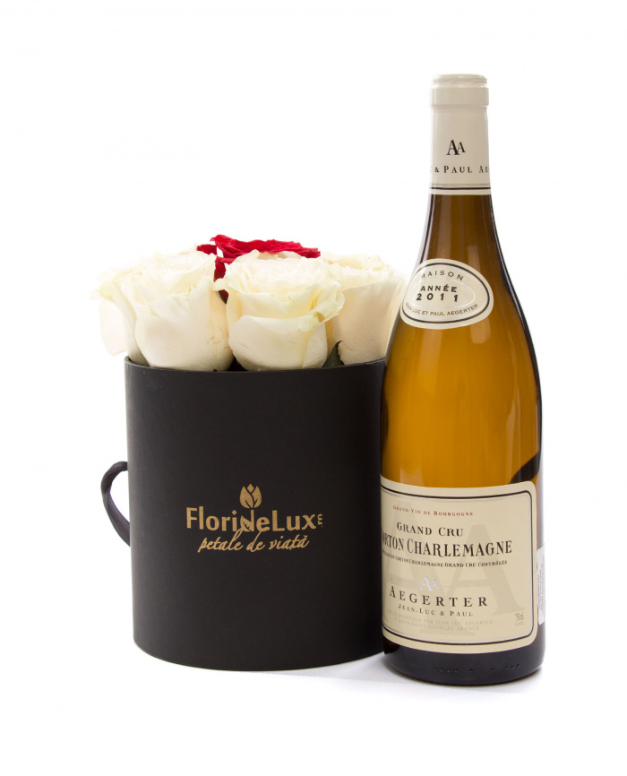 Cutie 9 trandafiri albi si rosii si Corton Charlemagne