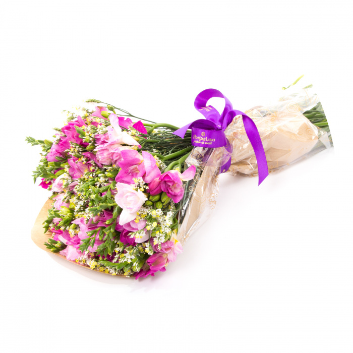 Buchet cu 41 frezii – imaginea 1