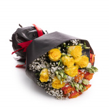 Buchet jucaus din trandafiri galbeni si portocalii – Premium