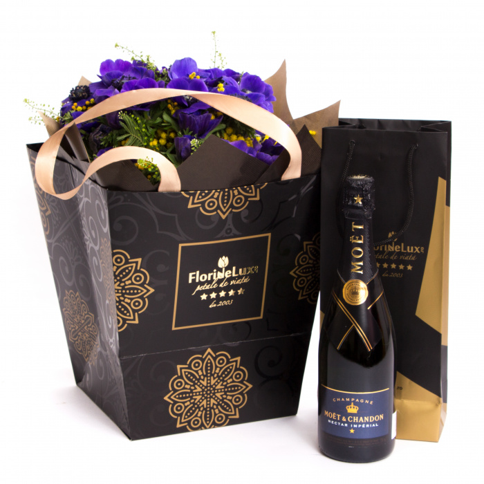 Buchet anemone mov si sampanie de lux