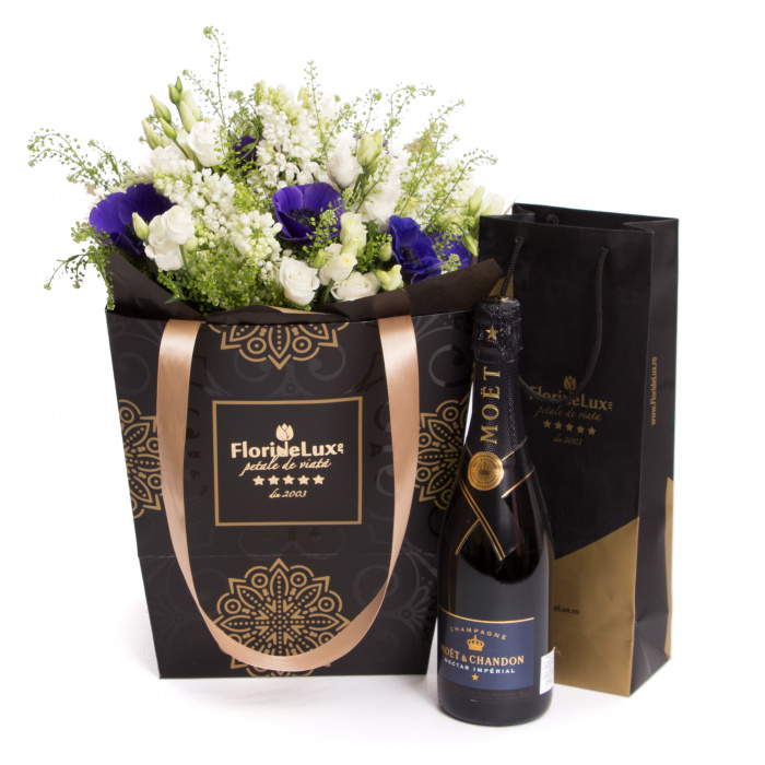 Buchet flori parfumate si sampanie de lux – imaginea 1