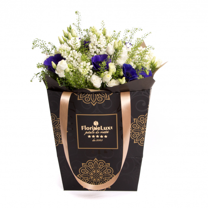Buchet flori parfumate si sampanie de lux – imaginea 3