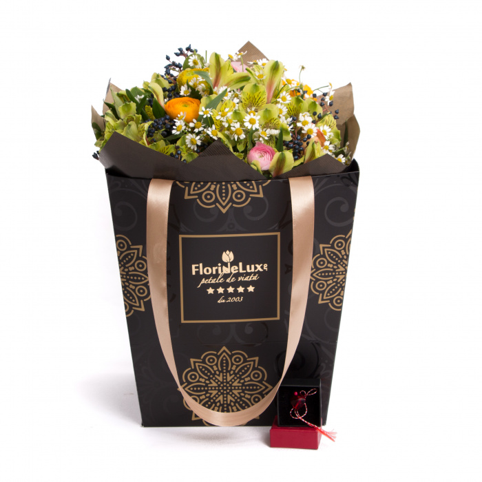 Buchet alstroemeria, ranunculus si martisor inima