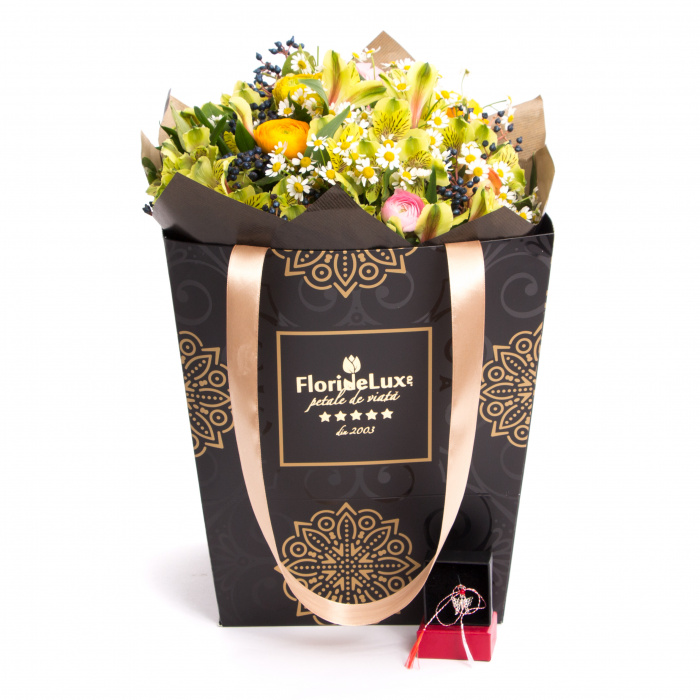 Buchet alstroemeria, ranunculus si martisor inima