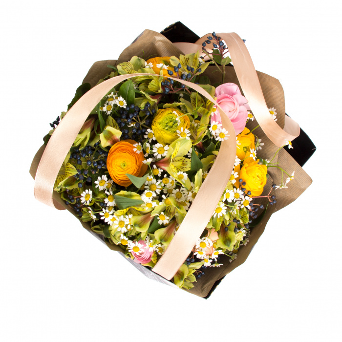 Buchet alstroemeria, ranunculus si martisor inima