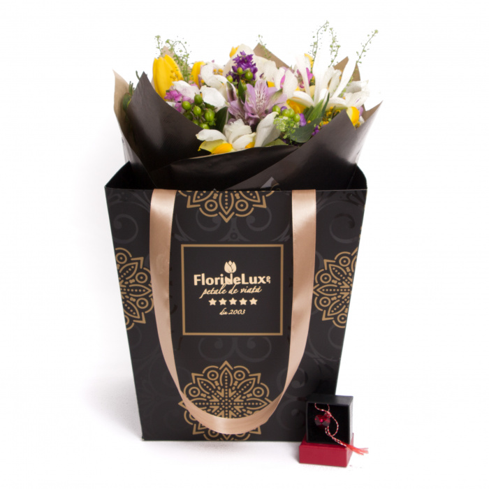 Buchet fresh de primavara si martisor inima – imaginea 1