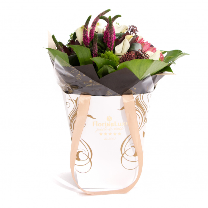 Buchet Little Lady si martisor fluturas – imaginea 2